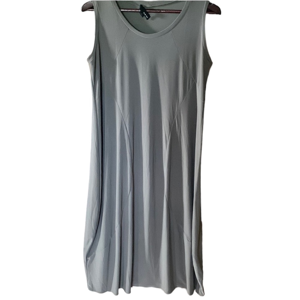 Sun Kim sleeveless midi length dress neutral minimalistic capsule essent…